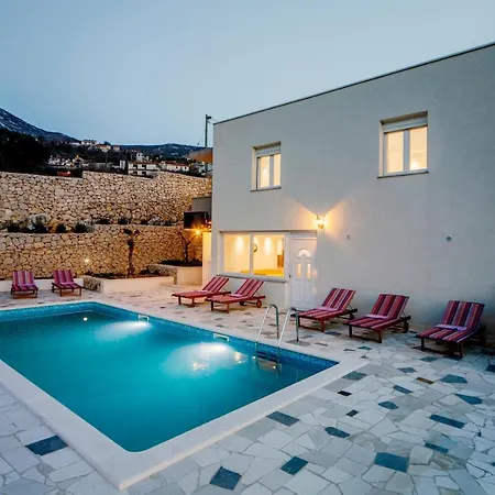 Villa Anabella Peaceful With Pool *