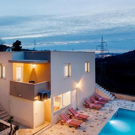 Villa Anabella Peaceful With Pool