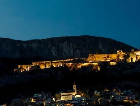 Anabella Peaceful With Pool Klis