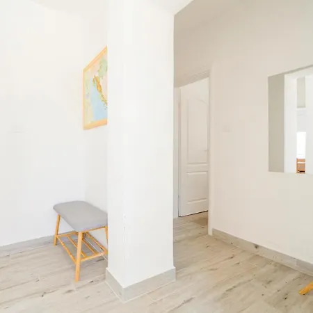 Villa Anabella Peaceful With Pool Klis