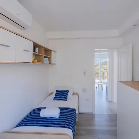 Anabella Peaceful With Pool Villa