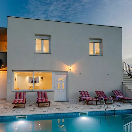 Anabella Peaceful With Pool * Klis