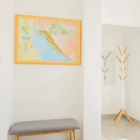 Anabella Peaceful With Pool Villa Klis