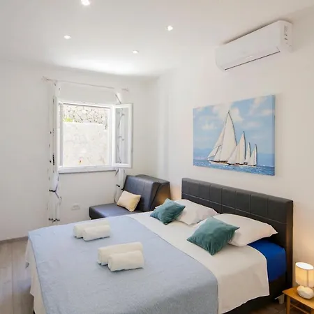 Anabella Peaceful With Pool Villa Klis