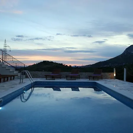 Anabella Peaceful With Pool